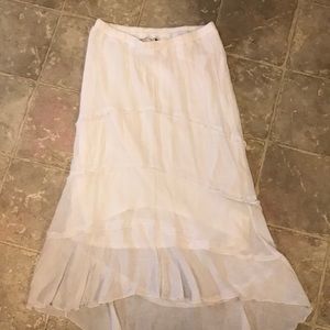 White high-low skirt